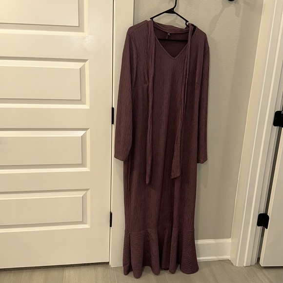 EUC Women’s SHEIN Brand Long Sleeve Stretch Dress Plus Size Solid Crepe - Picture 6 of 10